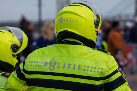 Politie alkmaar meldingen: waar volg je ze vanuit Tiel?